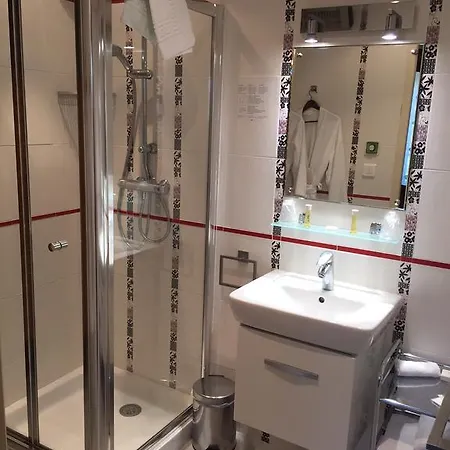L'instant Sevigne 3*